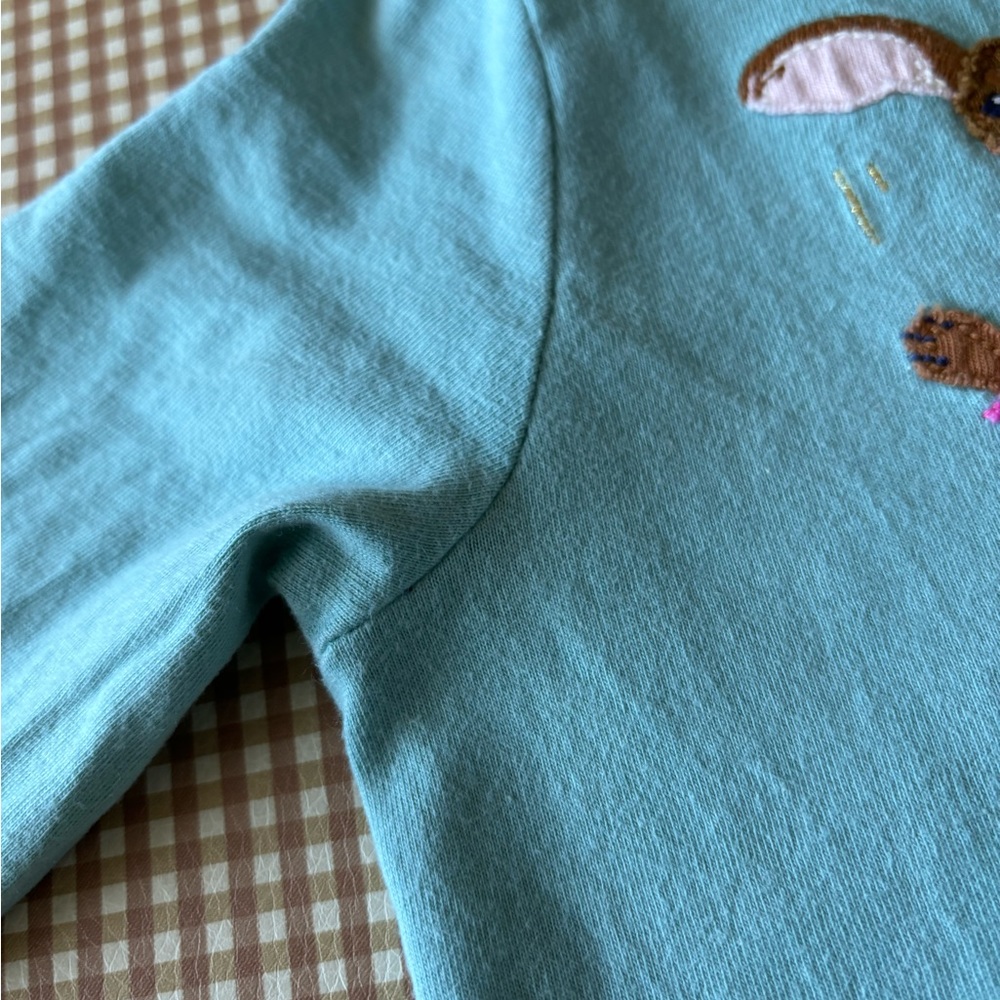 Mini Boden long sleeve appliqué jumping dogs shirt. Size 2-3 - Picture 15 of 15
